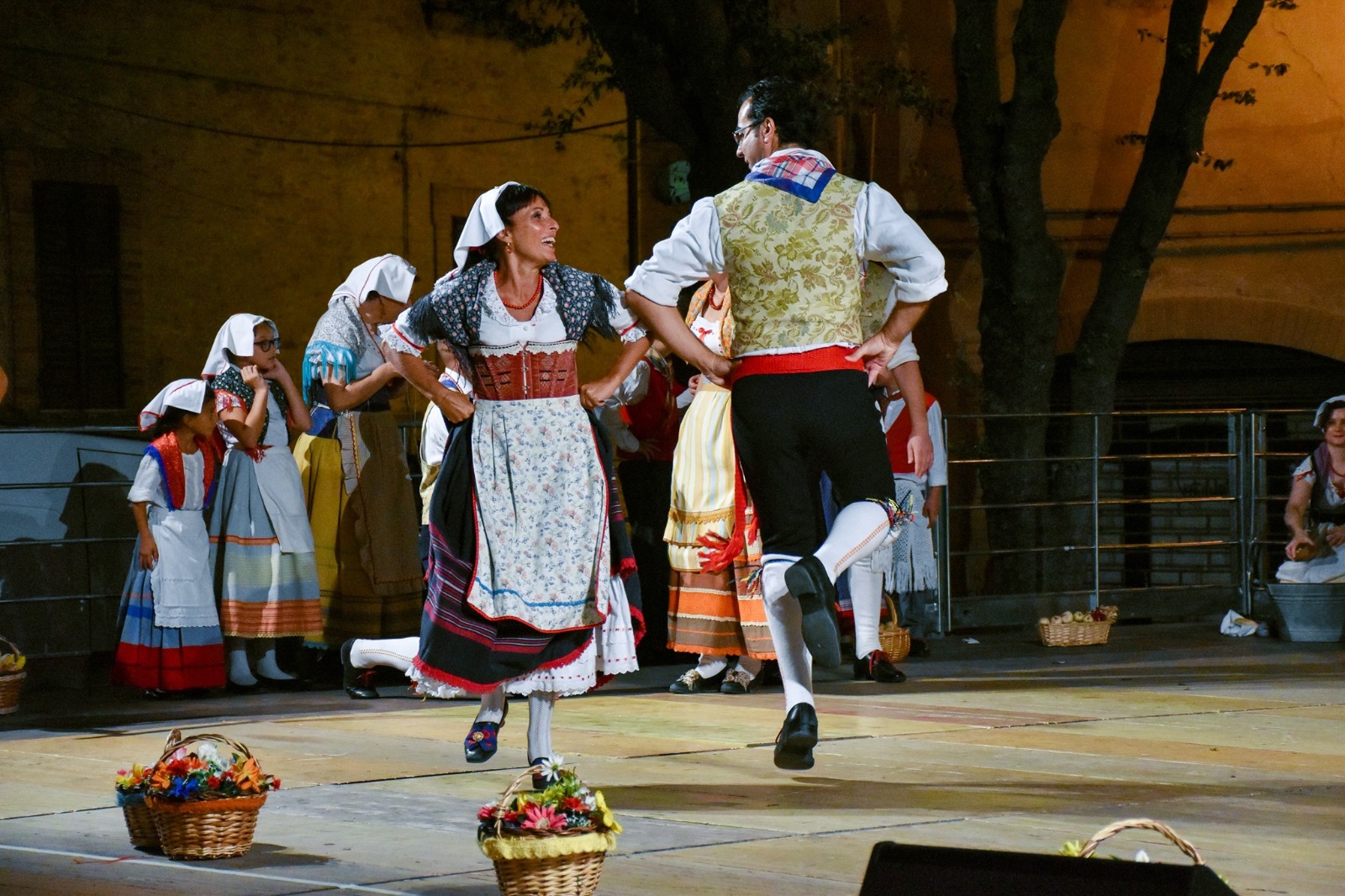 I Costumi del Folklore Maceratese - Li Pistacoppi